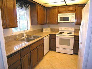 2nd image of 916 Knoll Vista Dr