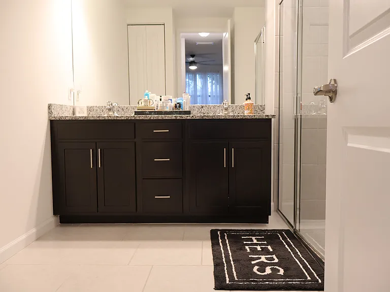 Master Bath - 1st floor