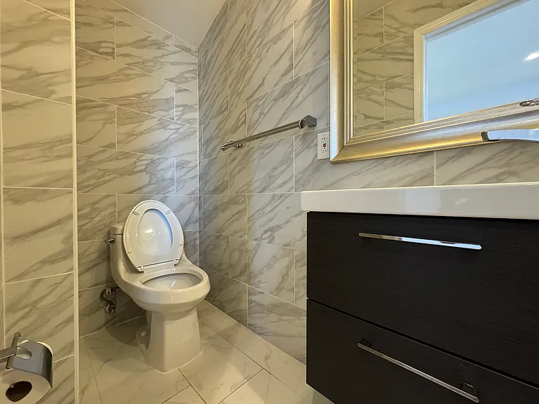657 N 12th St #2 — Photo 9