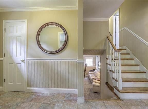 5th image of 10308 Beverly Dr