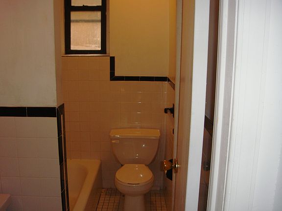 4th image of 26 Bedford Park Blvd E APT F