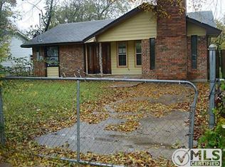 911 English St, Irving, TX 75061