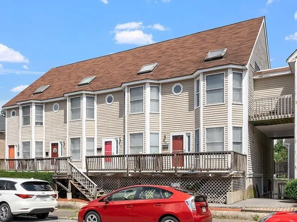92 Belmont St #4, Lowell, MA 01851