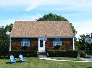 25 Sagamore St, Portsmouth, RI 02871