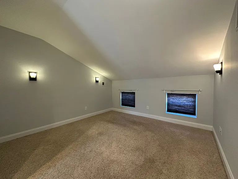 305 S Ann St — Photo 19