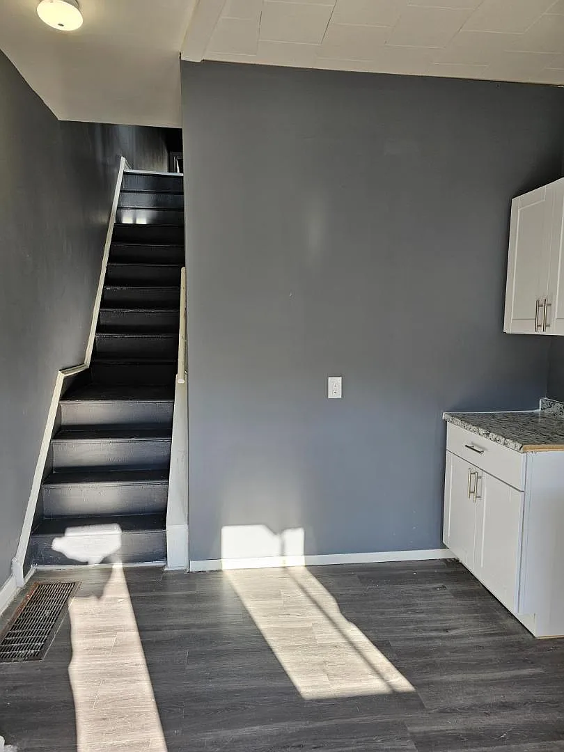 Unit Photo - 133 54th St #2