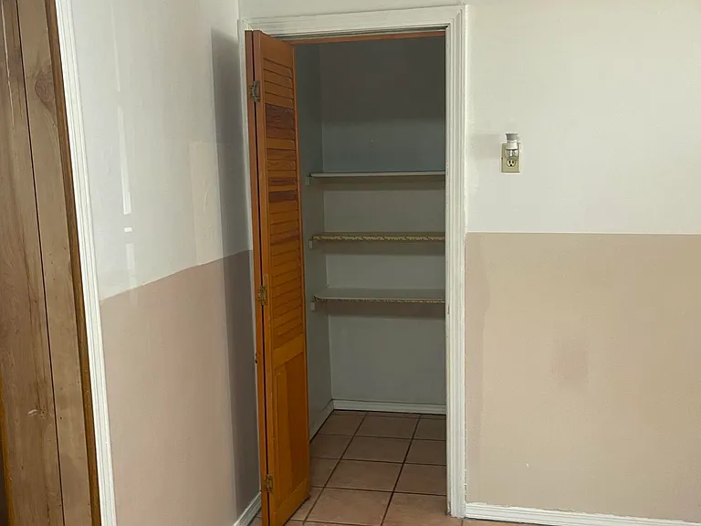 252 Trinity Pl — Photo 13