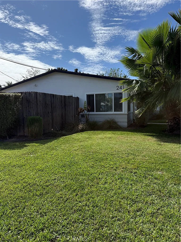 2 bed, 720 sqft, $3,550 — Photo 4