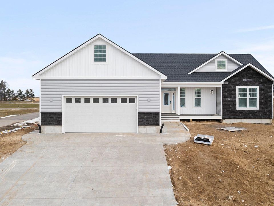 1st image of 141 Stafford Dr