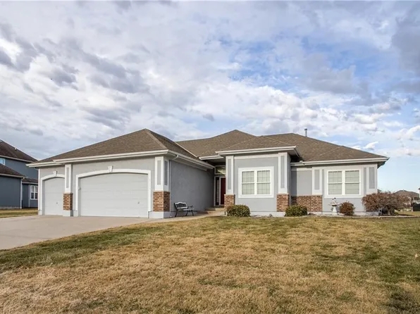 4604 SW Admiral Byrd Dr, Lees Summit, MO 64082