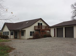 1017 S Clark St, Pella, IA 50219