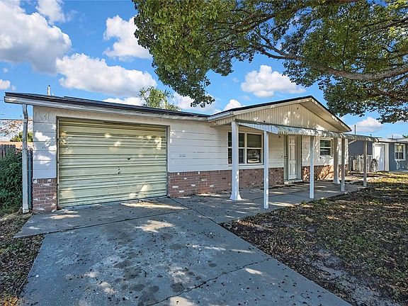 2nd image of 4841 Manor Dr