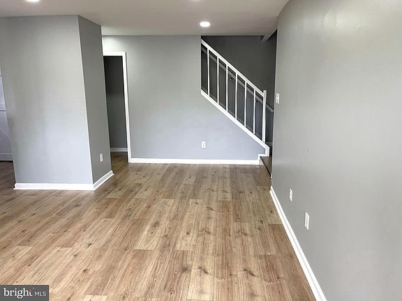 4th image of 3949 El Soneta Pl
