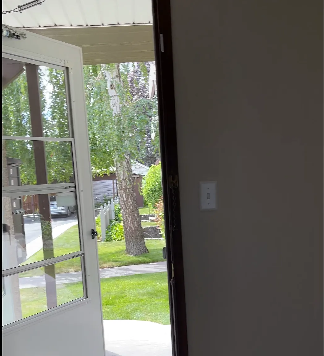 2711 W Euclid Ave — Photo 3