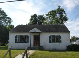656 Roosevelt St, Creve Coeur, IL 61610