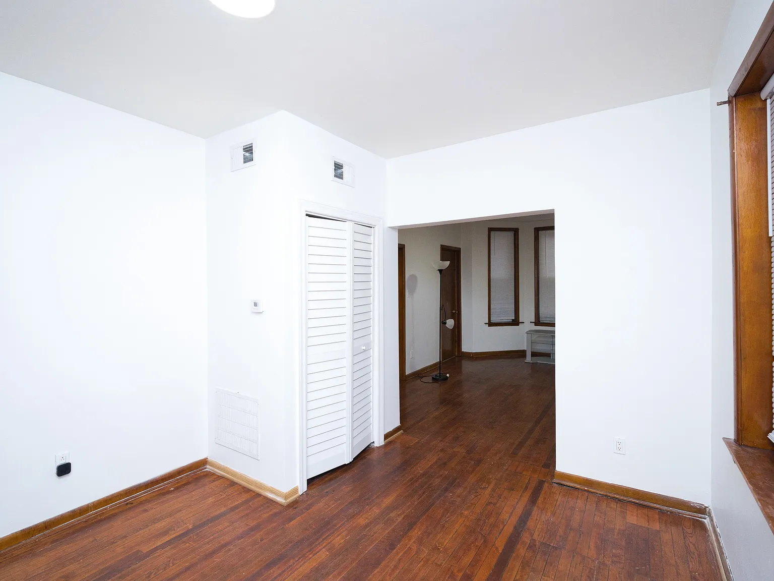 3 bed, 1300 sqft, $2,000 — Photo 3