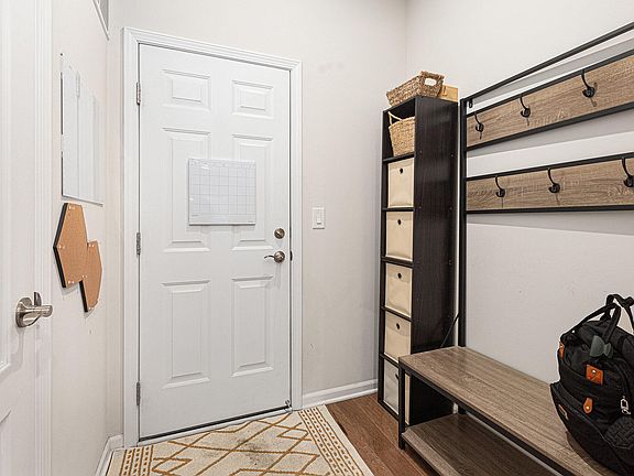 4th image of 2857 Fairgrove Crescent Dr