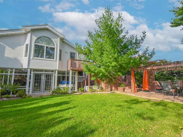 964 Woodoak Drive, Baldwin Harbor, NY 11510