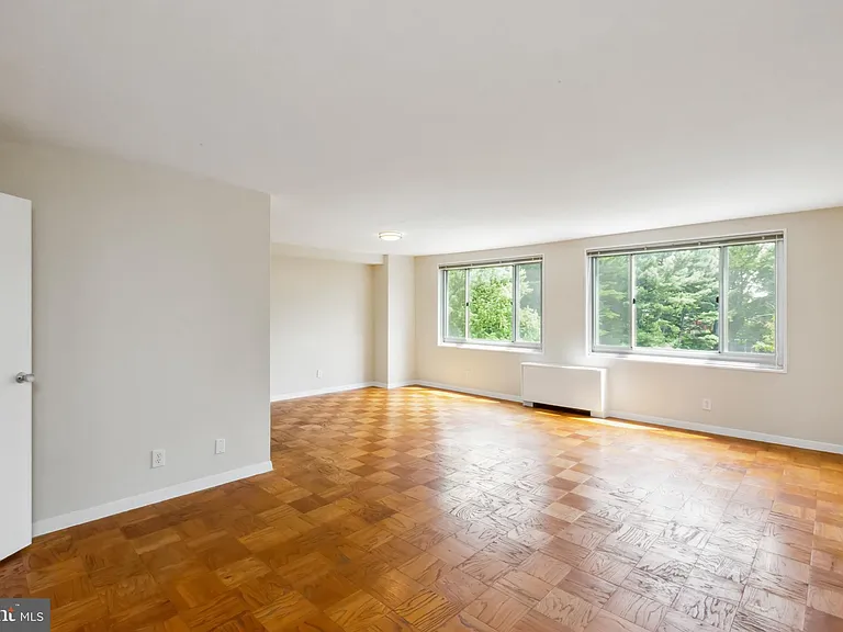 1900 Lyttonsville Rd #614 — Photo 3
