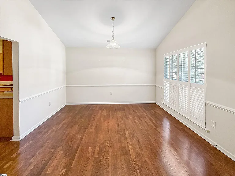 531 Glenlea Ln — Photo 4