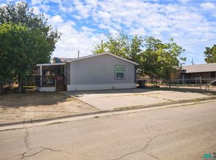 2520 Primrose St, Carlsbad, NM 88220