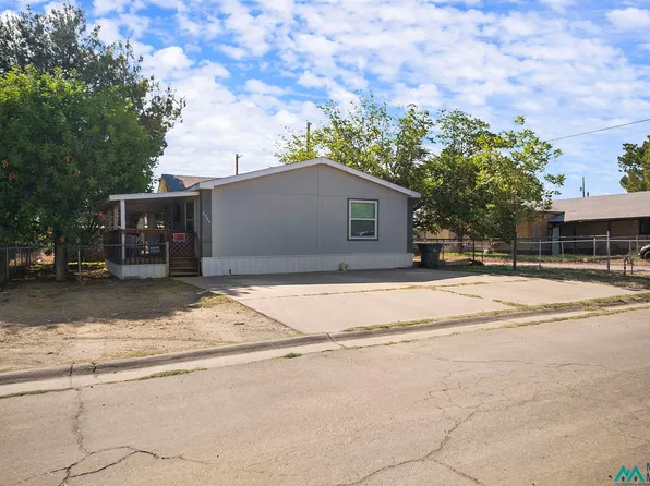 2520 Primrose St, Carlsbad, NM 88220
