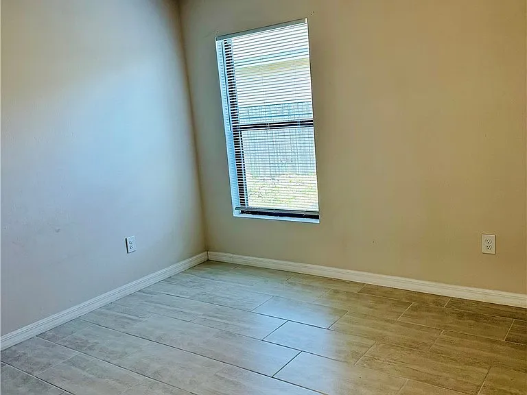 3310 NW 17th Ln — Photo 11