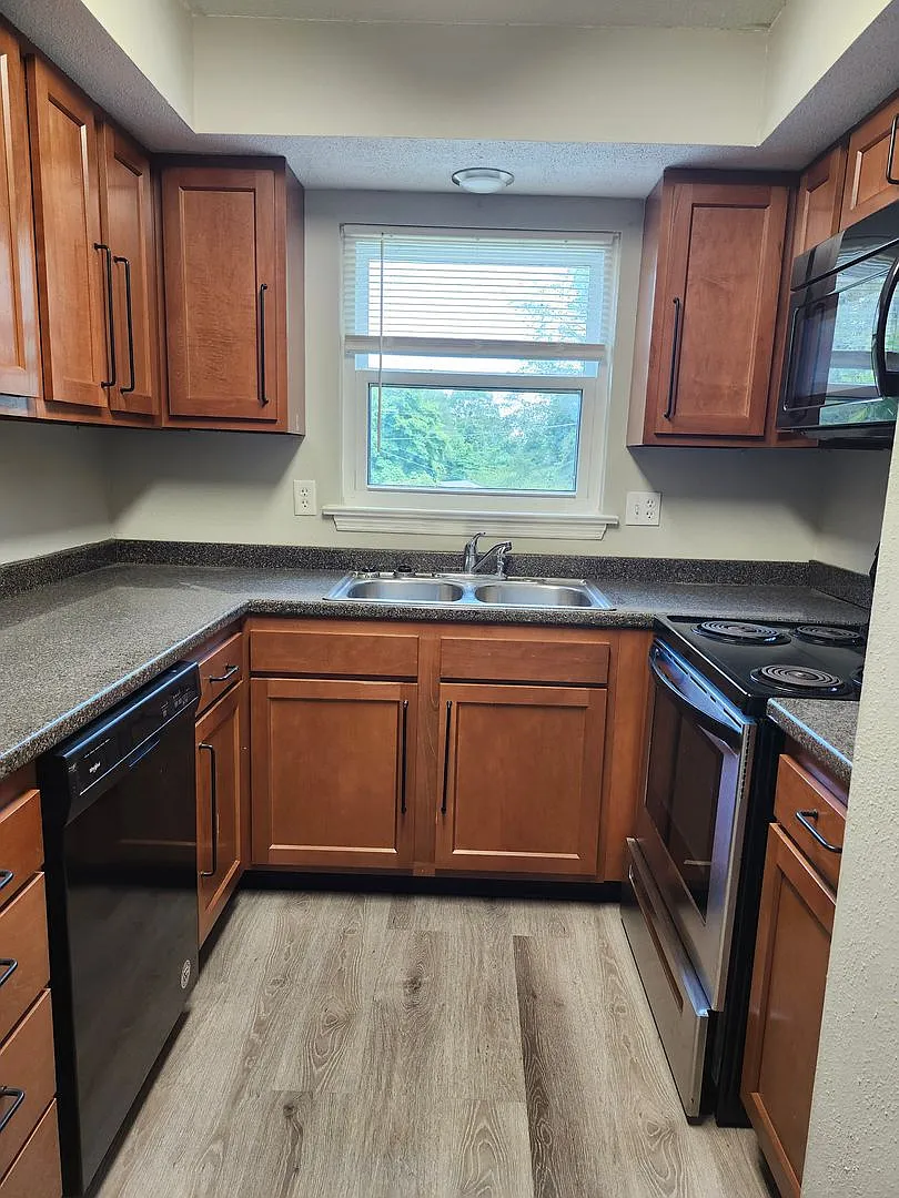 778 & 780 Winding Hills Lane — Photo 4
