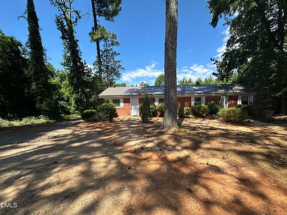 2nd image of 303 Weston Rd
