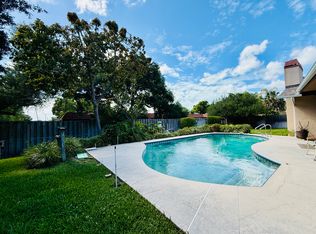 1860 Brae Moor Dr, Dunedin, FL 34698