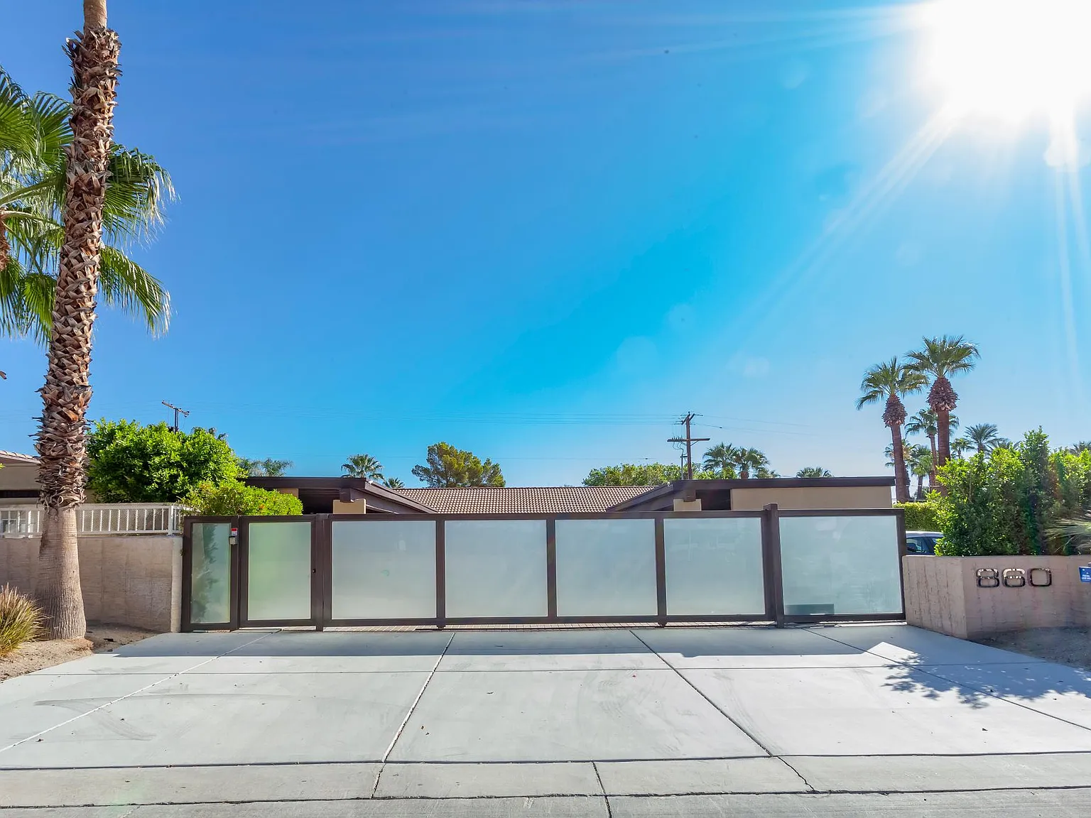 1 bed, 1.5 bath, 756 sqft, $1,950 — Photo 2