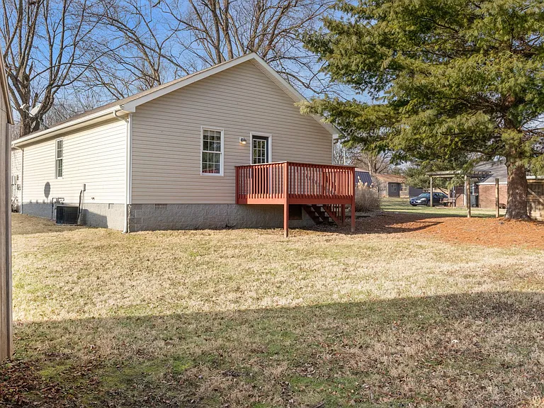 50 Lovall Ln — Photo 4