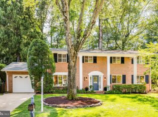 9803 Lord Ct, Fairfax, VA 22032