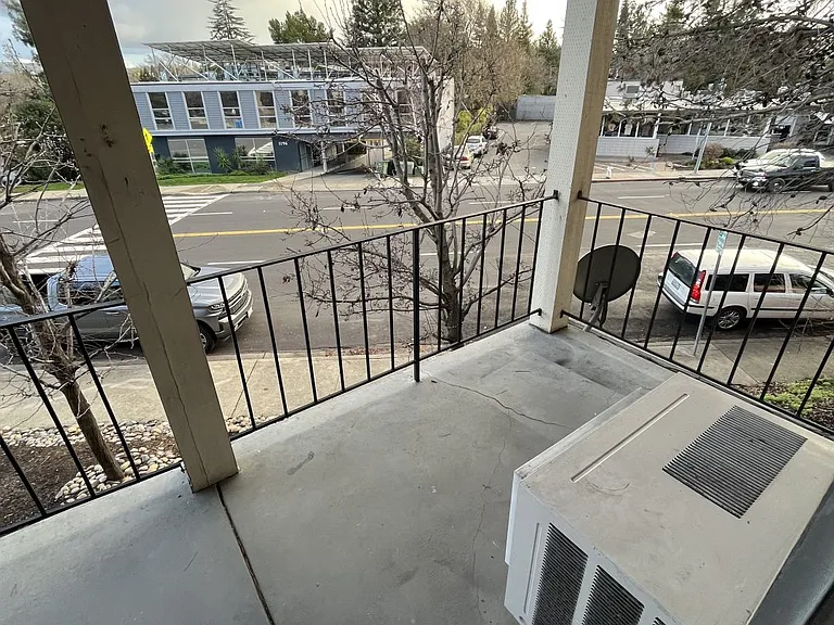 105 Rule Ct — Photo 11