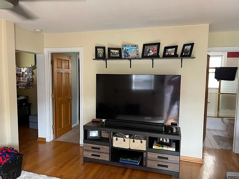This is an alternate configuration for the living area