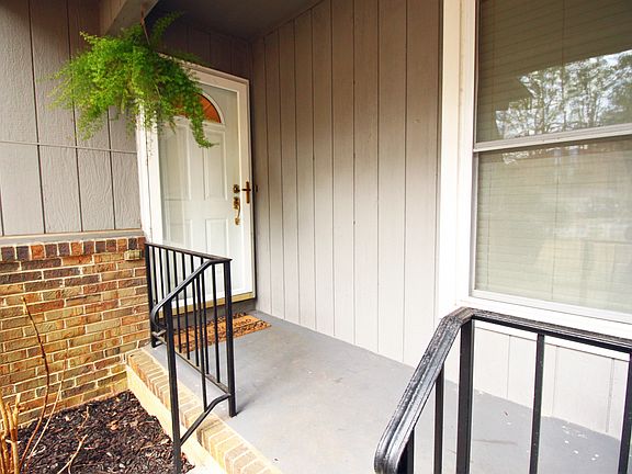 2nd image of 1600 Cedar Knoll Cir