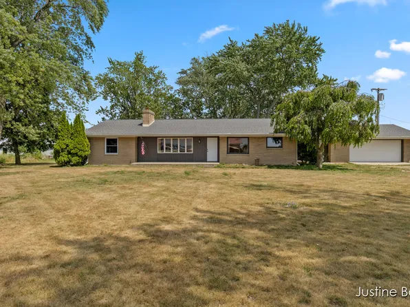 12536 S Mason Dr, Grant, MI 49327