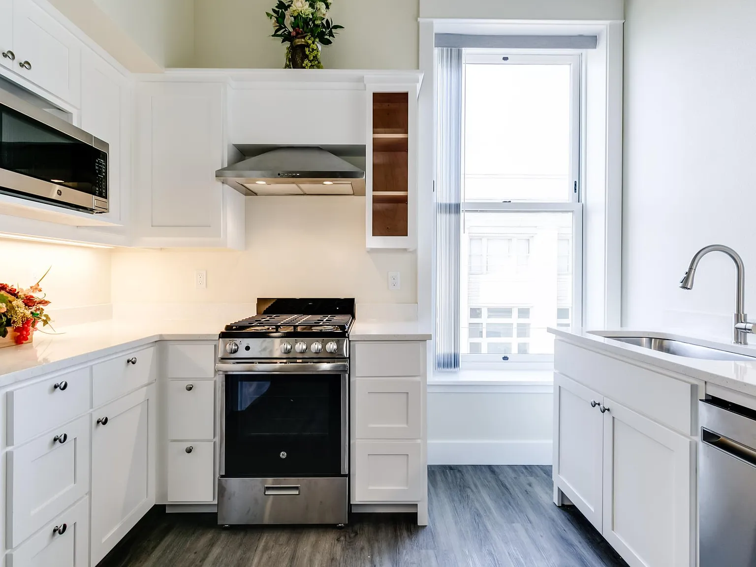 Studio, 450 sqft, $1,395 — Photo 1