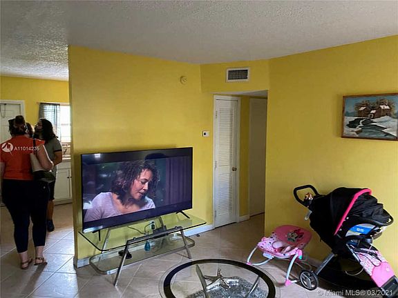 4th image of 3906 SW 12th Ct