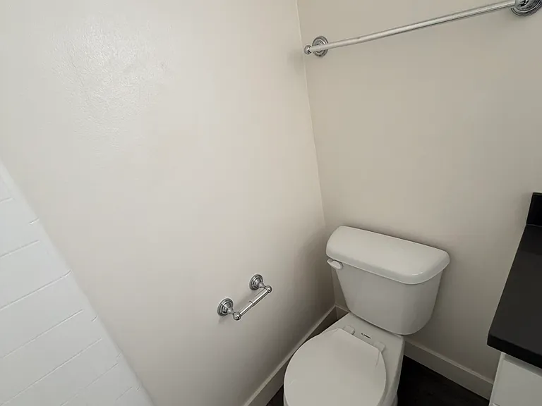 1016 E Harding St — Photo 9