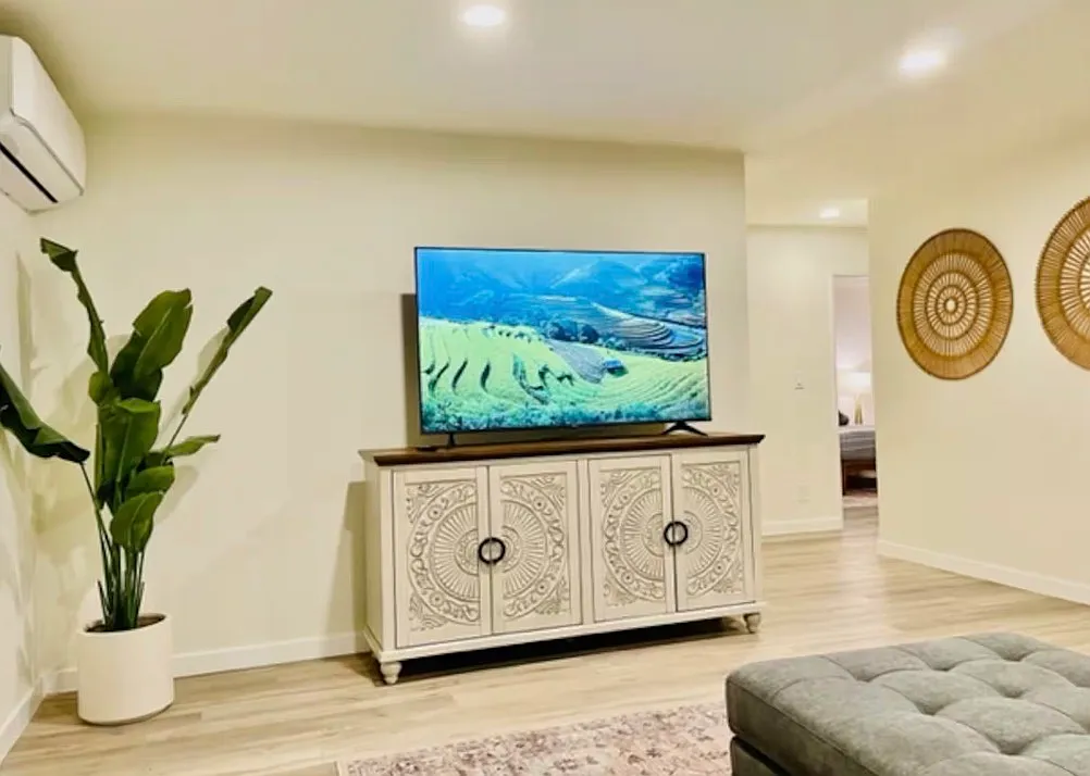 2 bed, 1100 sqft, $4,500 — Photo 1
