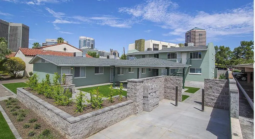 2 bed, 700 sqft, $1,445 — Photo 1