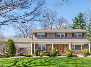 35 Sandalwood Dr, Clark, NJ 07066