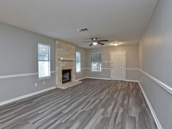 4th image of 1320 Green Terrace Dr