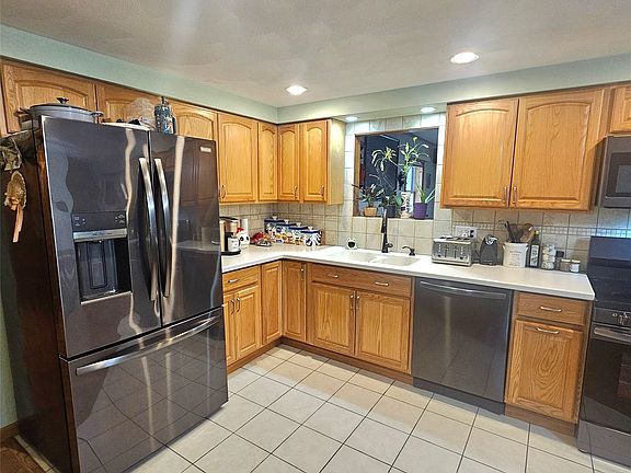 5th image of 122 Ketchum Rd