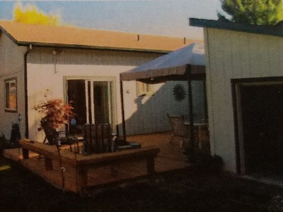 Back deck/extra room