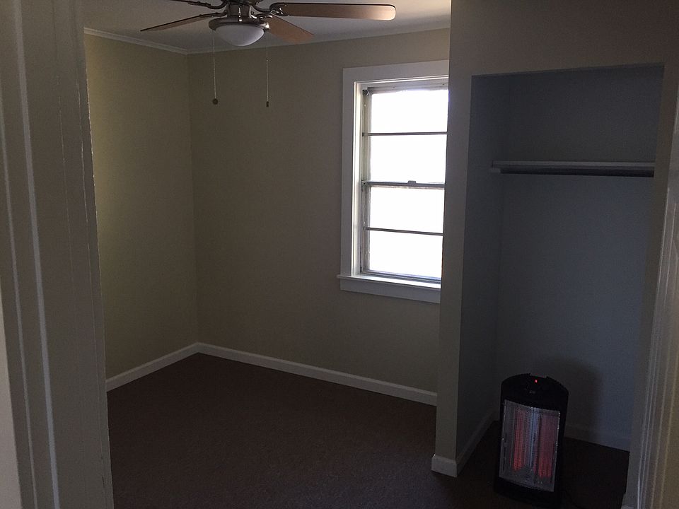 2nd image of 304 Laurel St