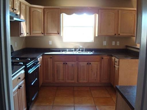 5th image of 1023 GRAND RIVER DR