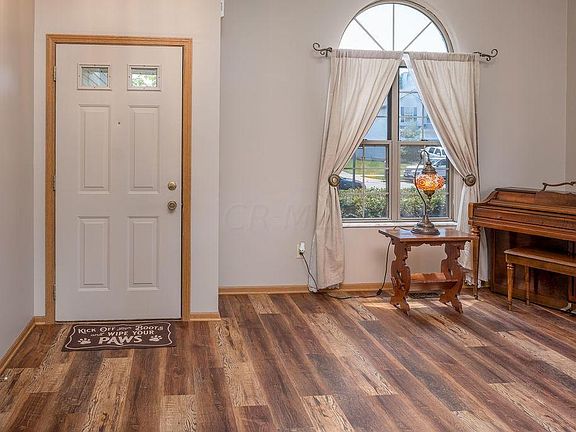 4th image of 937 Brittany Dr