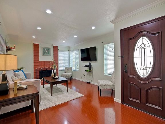 3rd image of 1942 Edgestone Cir